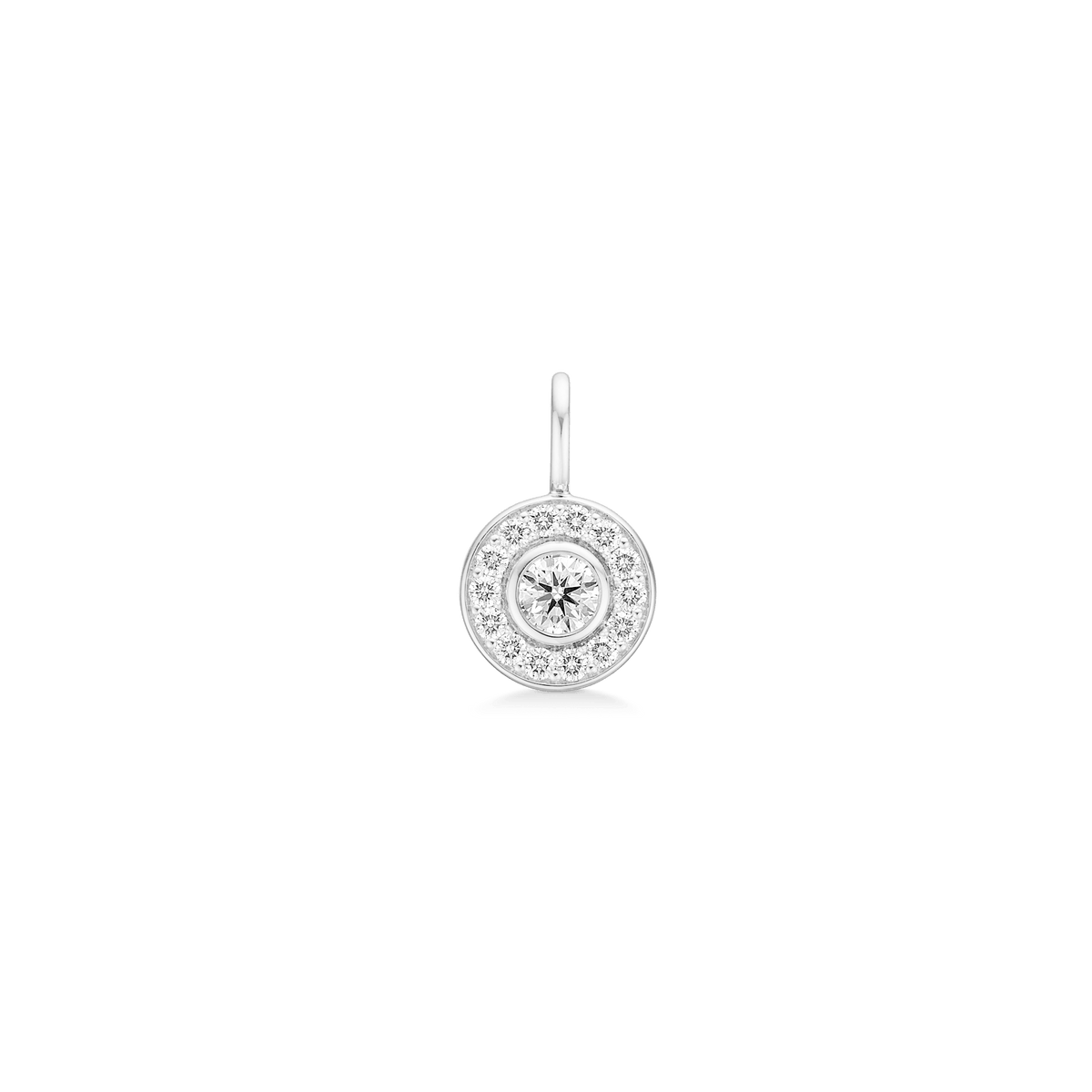 Heritage Pendant i hvitt gull med senterdiamant og diamanthalo, fotografert på hvit bakgrunn