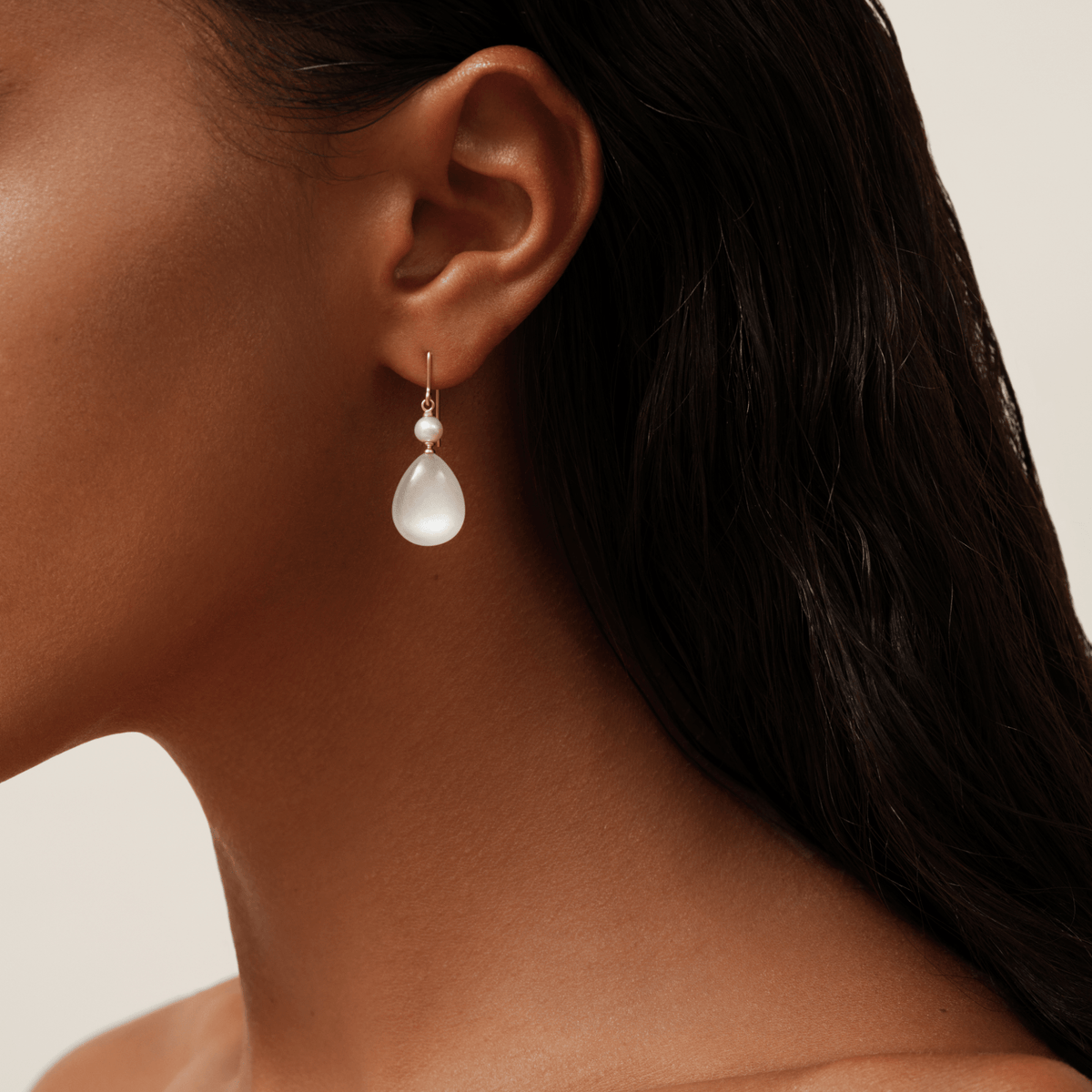 Billedfeil: viser Briolette Ear Pendants i champagnefarget kvarts, ikke Elina Earrings