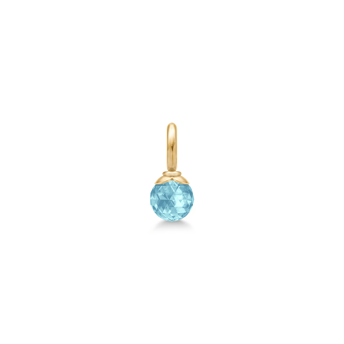 Berry Small Pendant i forgylt sølv med facettslipt lyseblå krystall, sett forfra