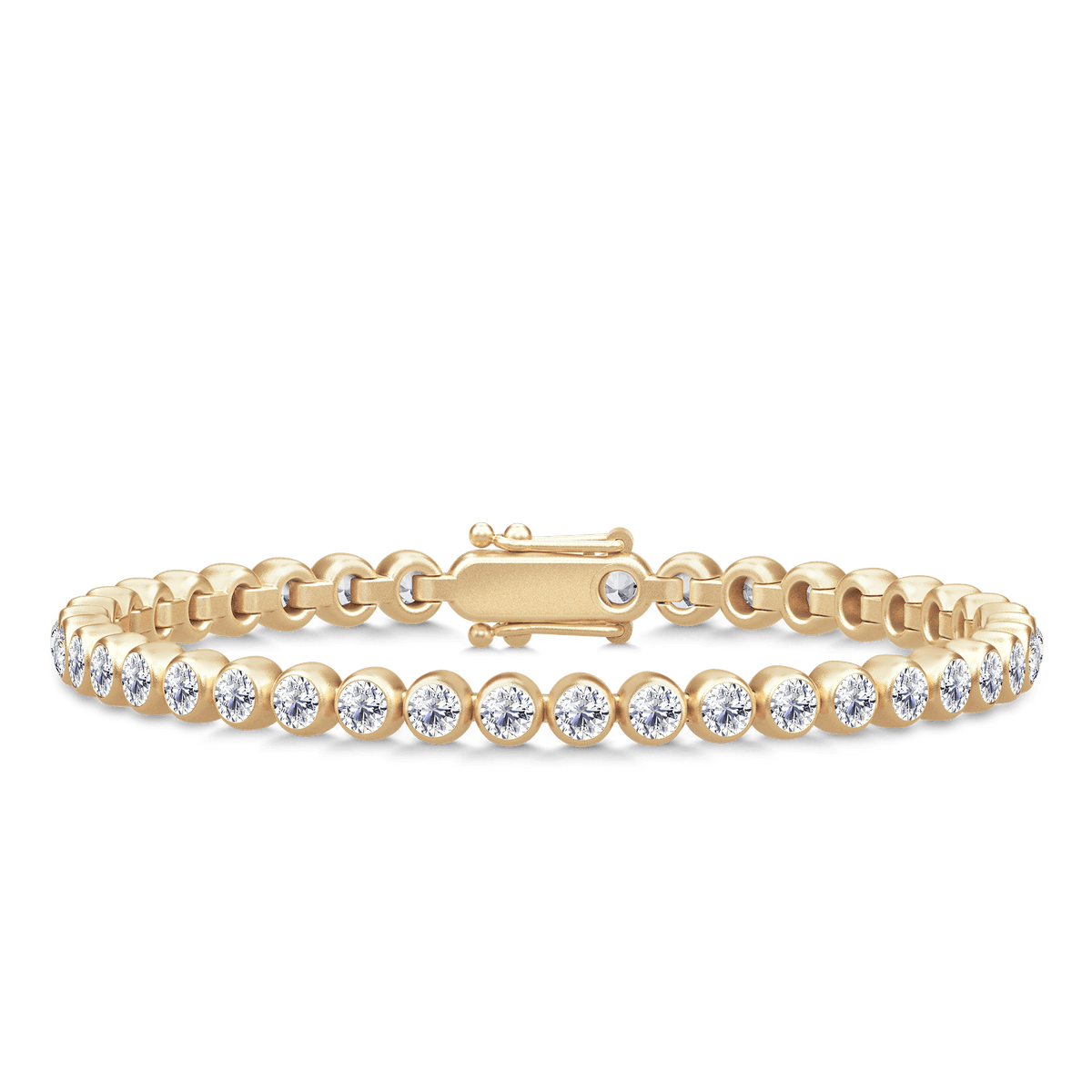 Lumi Bracelet i gult gull med briljantslipte diamanter i rund rørfatning, mot hvit bakgrunn
