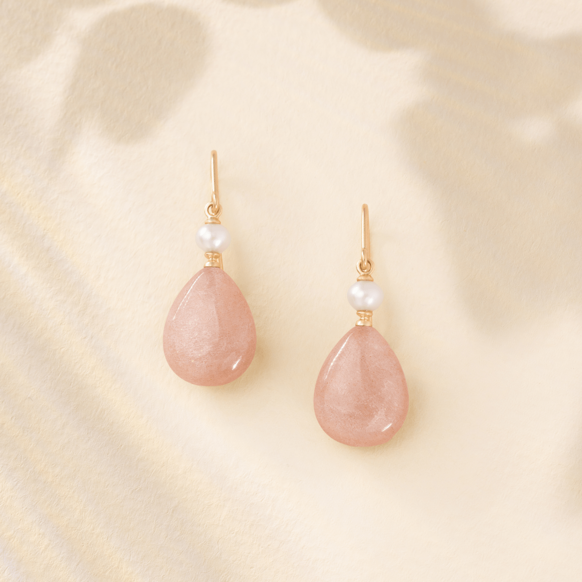 Billedfeil: viser halskjede med hjerte- og hesteskoanheng, ikke Elina Earrings