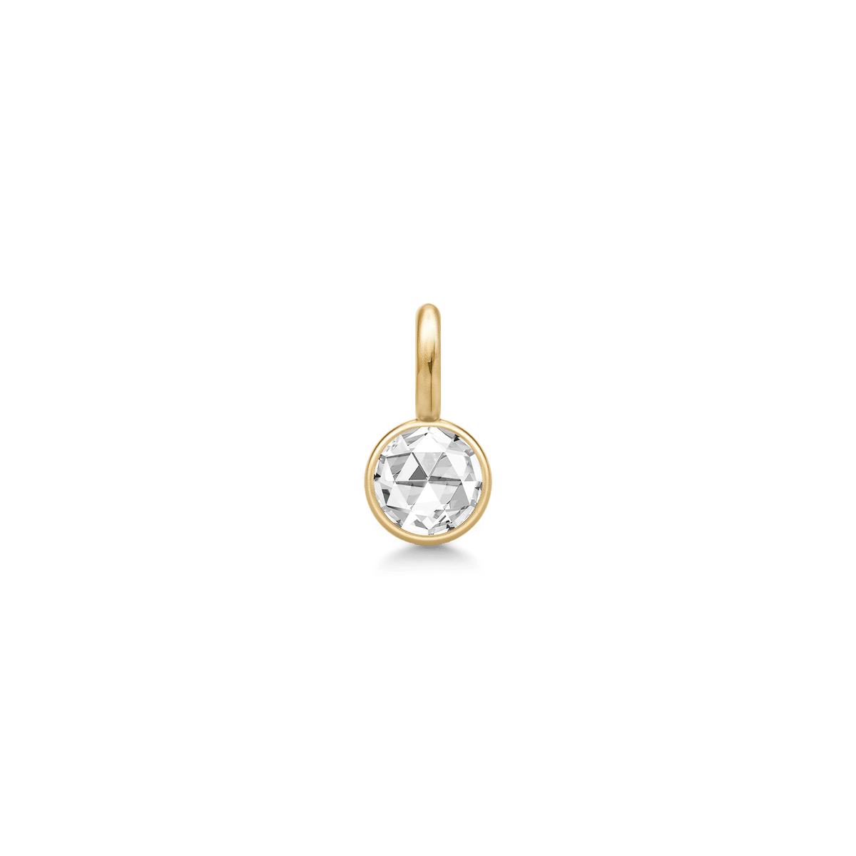 Rosie Pendant, forgylt anheng med rosecut-slipt klar zirkonia, nærbilde forfra