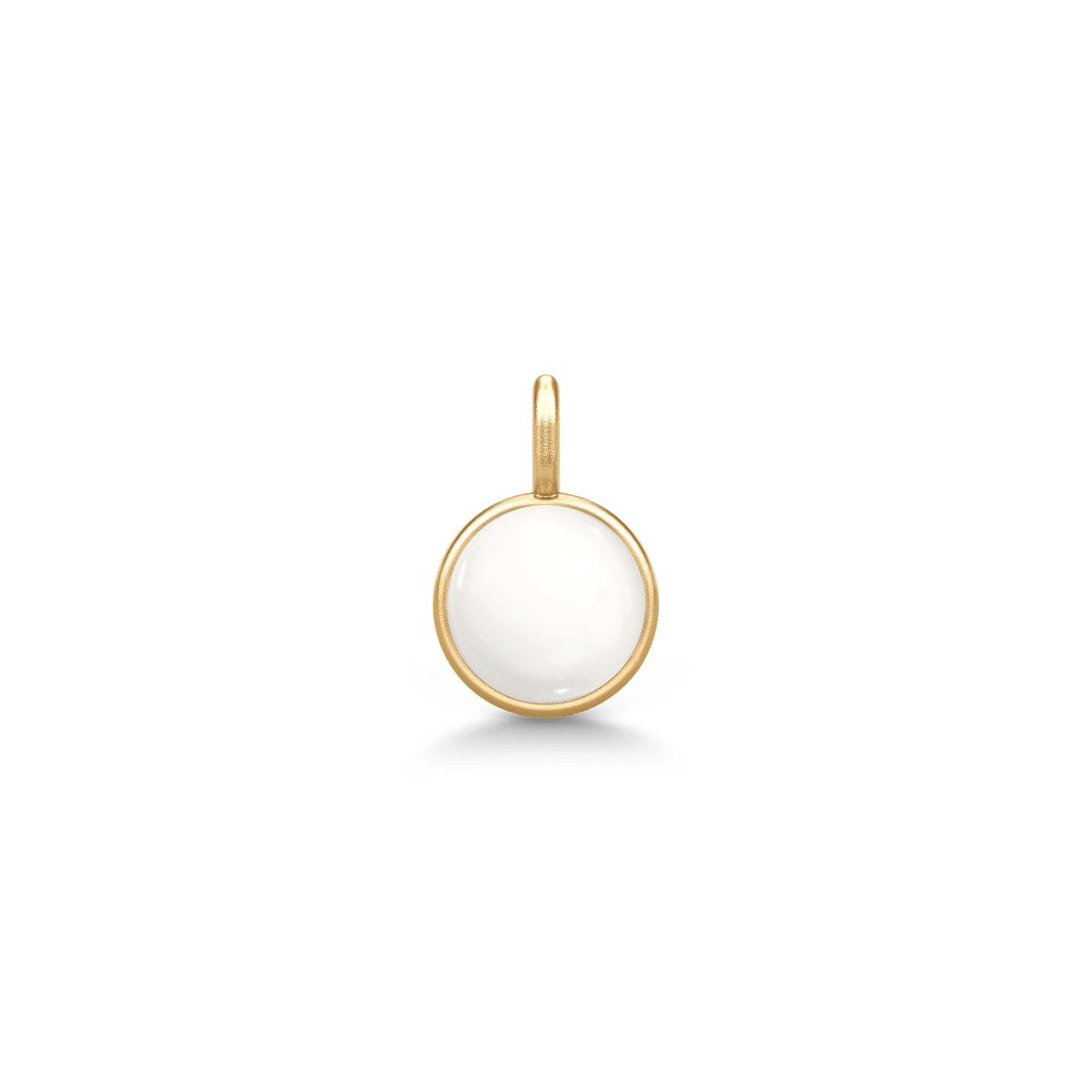 Little Prime Pendant i gult gull med hvit, melkeaktig cabochon-krystall, produktbilde