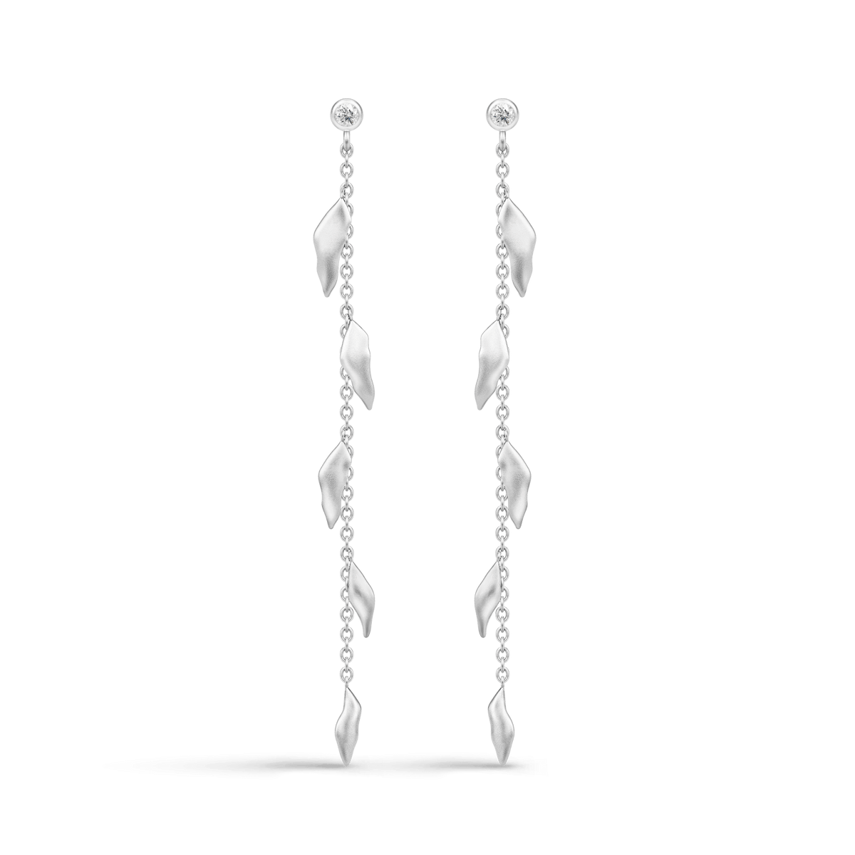 Tree of Life Chain Earrings i rhodinert sølv med hengende kjede av blader og zirkonia, par sett tett på